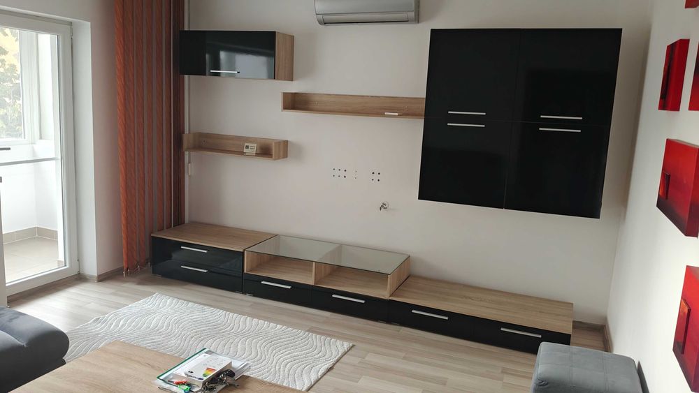 Proprietar, inchiriez apartament cu 3 camere Complex - Universitate - Parvan