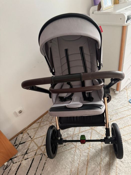 Коляска всесезонная