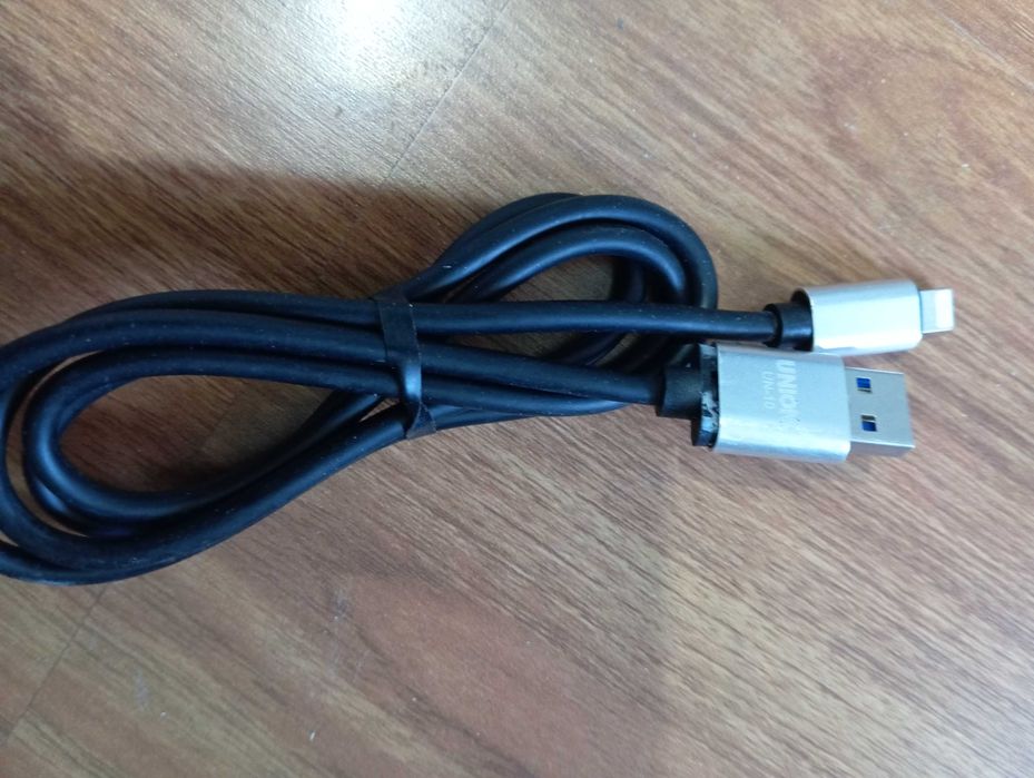 Зарядное устройство для Iphone , Samsung , nokia, iphone 4