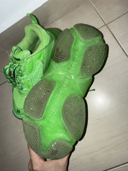 Urgent Balenciaga Triple S