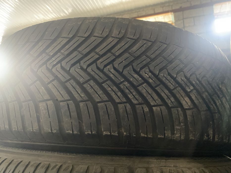 Шины Continental 205/60/16, 2шт