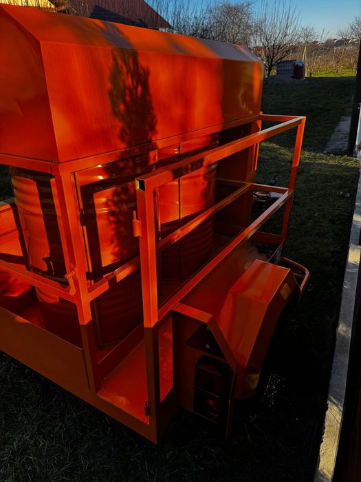 Vând cisterna de motorina pe roti