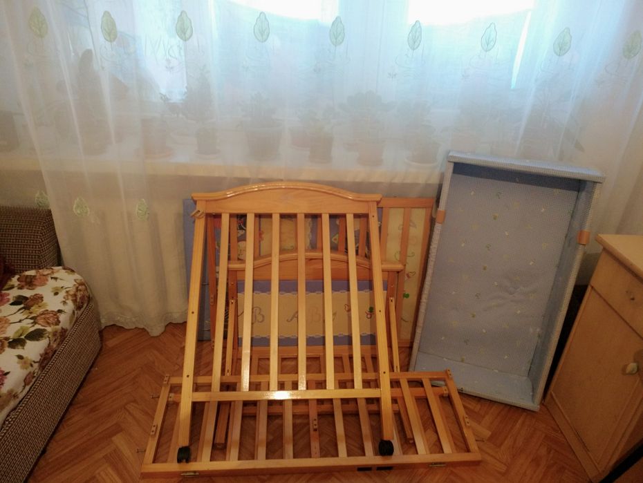 Детская кроватка
