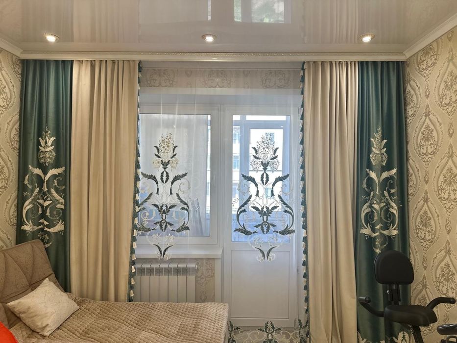 Продам комплект штор и тюль