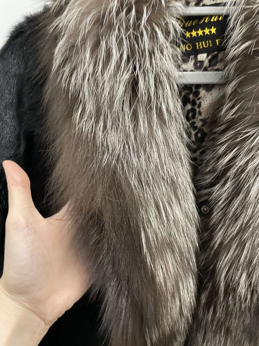 Haina de blana naturala cu guler din vulpe polara argintie