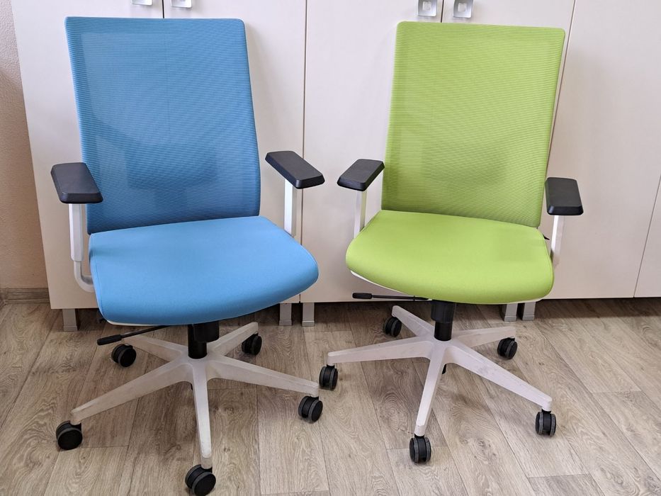 Стол, подходящ за офис