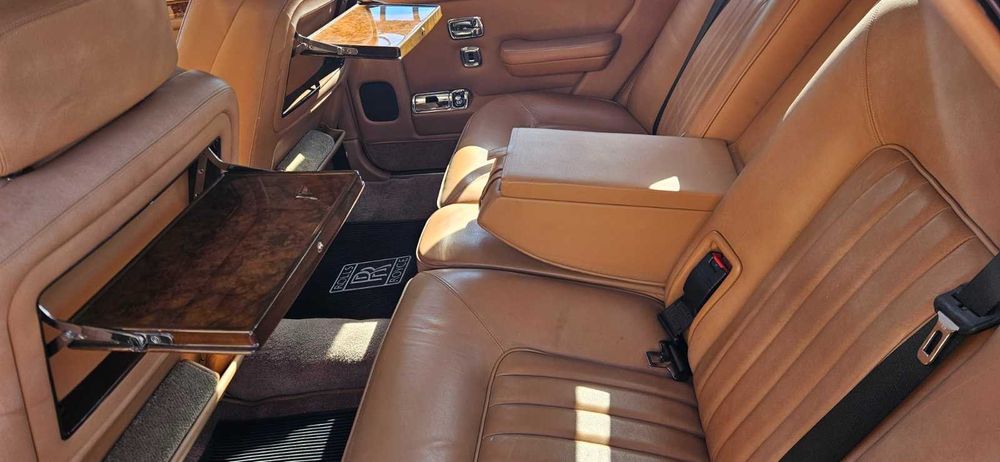 Rolls-Royce Silver Spur – луксозна сватбена кола под наем | София