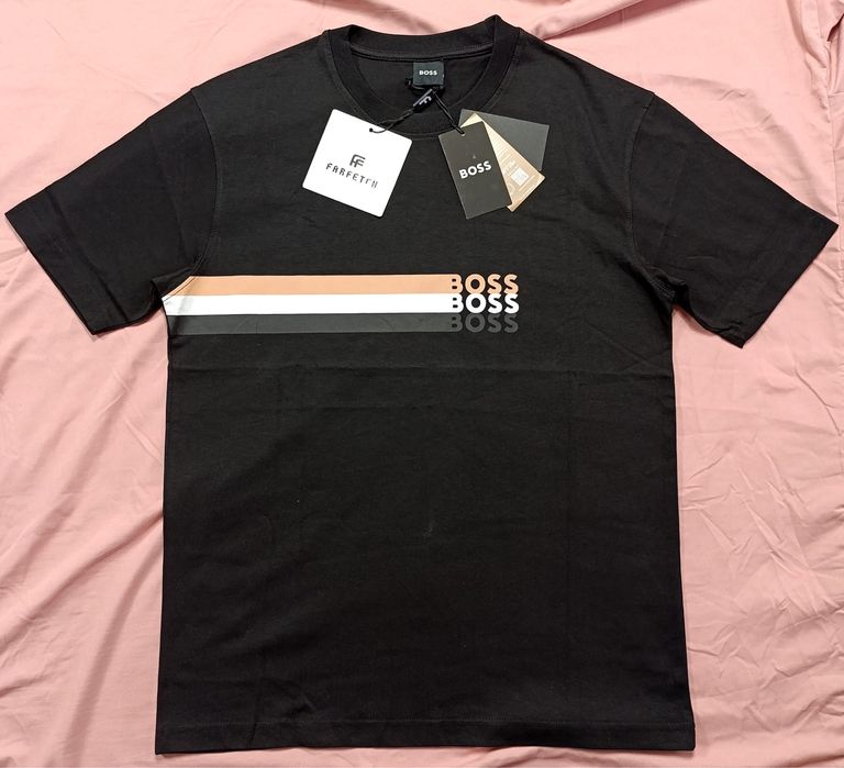 Vand tricou nou de barbati Boss