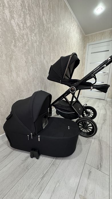 Продам всесезонную коляску фирмы Ining Baby