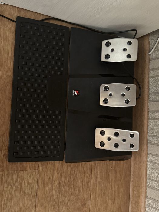 Руль игровой с педалями