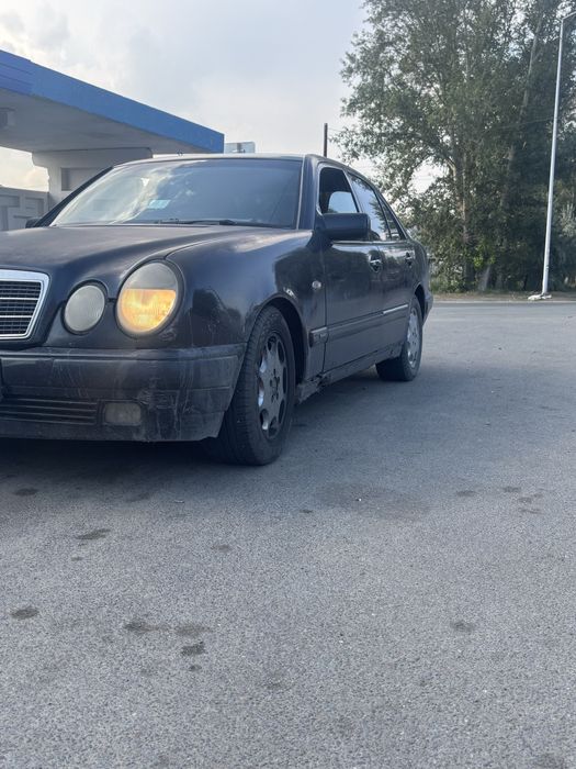 Продам мерседес 210