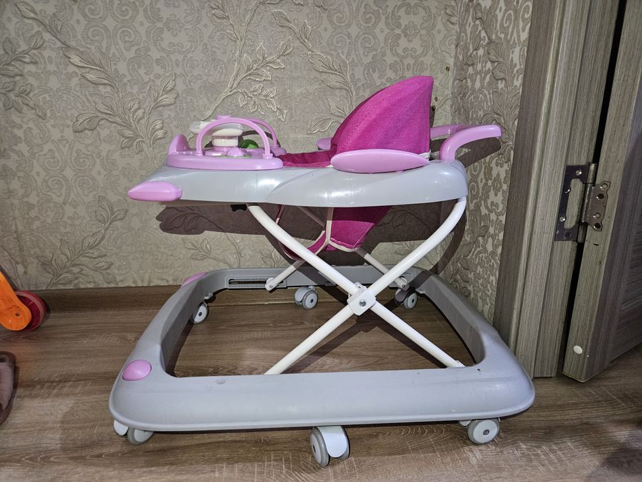 Ходунки для девочки,буквально новые