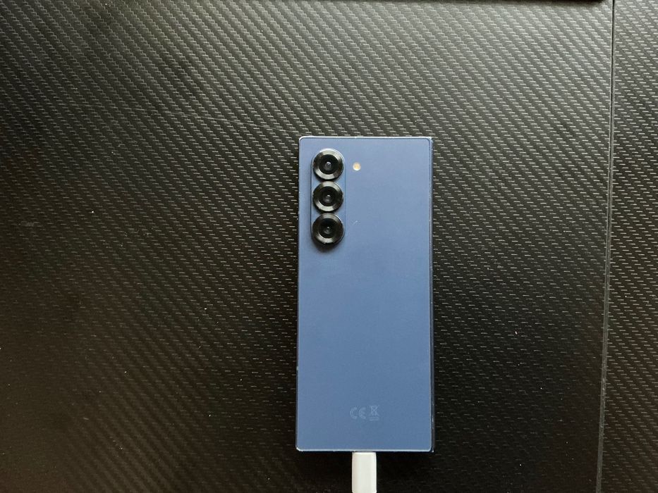 Galaxy Zfold6 512 Гаранция,но със следи от употреба и мъртви пиксели