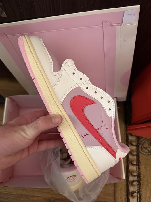 Jordan 1 Travis Scott Shy Pink, marimea 39, 41, 42, 43