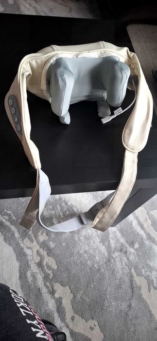 Масажор за врата и рамене - Чисто нов