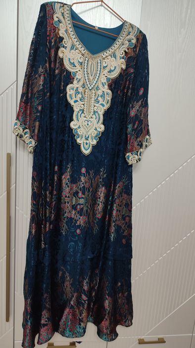 Продам вечерние  платья