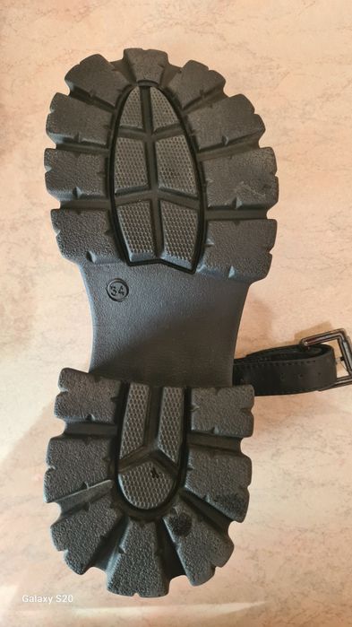 Кожаные босоножки, размер 34