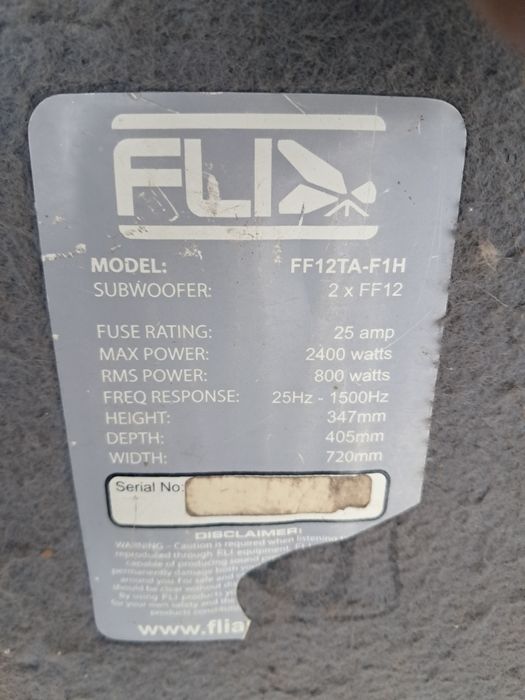 Продавам бас каса с 2×12 FF inc заграден с усилвател 2400watts