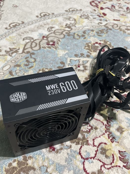 Блок питания CoolerMaster на 600W