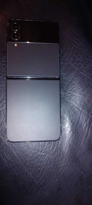 Samsung Galaxy Z Flip4