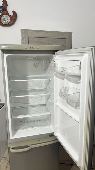 Холодильник Samsung 2006г
