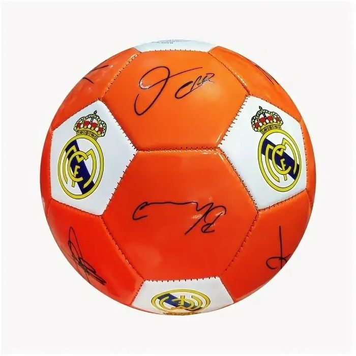 Профессиональный футбольный мяч