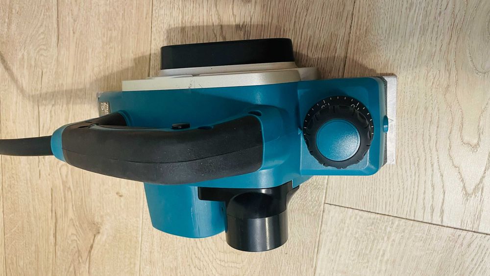Rindea electrica Makita KP0800, 620 W, 17.000 RPM, 82 mm latime lucru, noua.