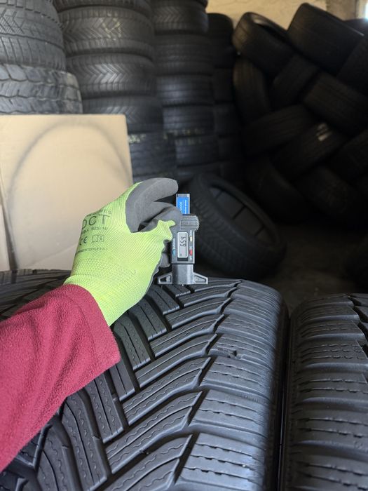 4 anvelope iarna 215/50/17 Michelin 6.5-7 mm!