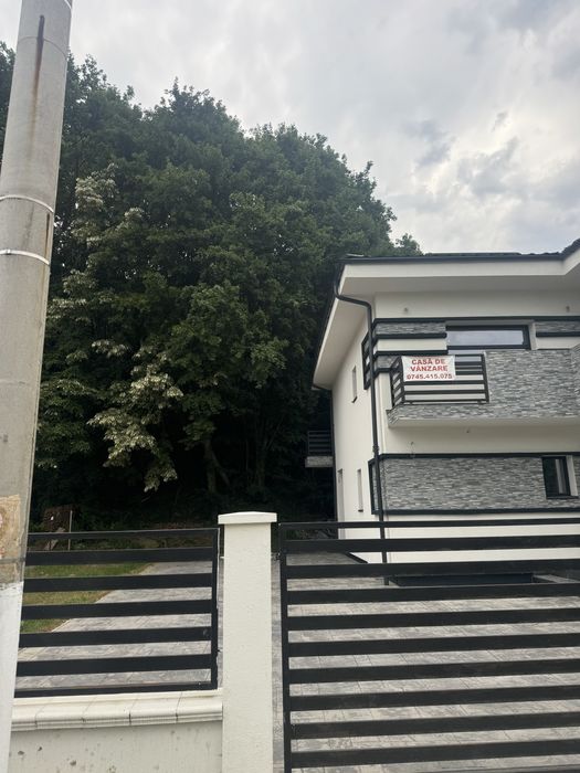 Casa de vanzare
