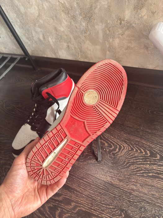 Продам кроссовки