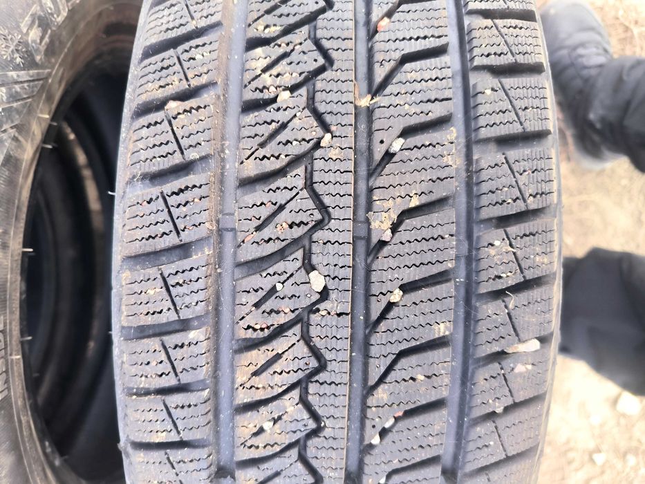 Шины 205/65/16 продам
