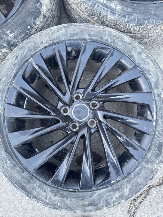 Продам комплект дисков на 18 с б/у шинами.