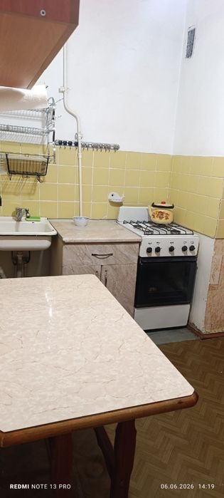 Юнусабад -9 2х комнатная квартира, есть холодильник. Семейным.