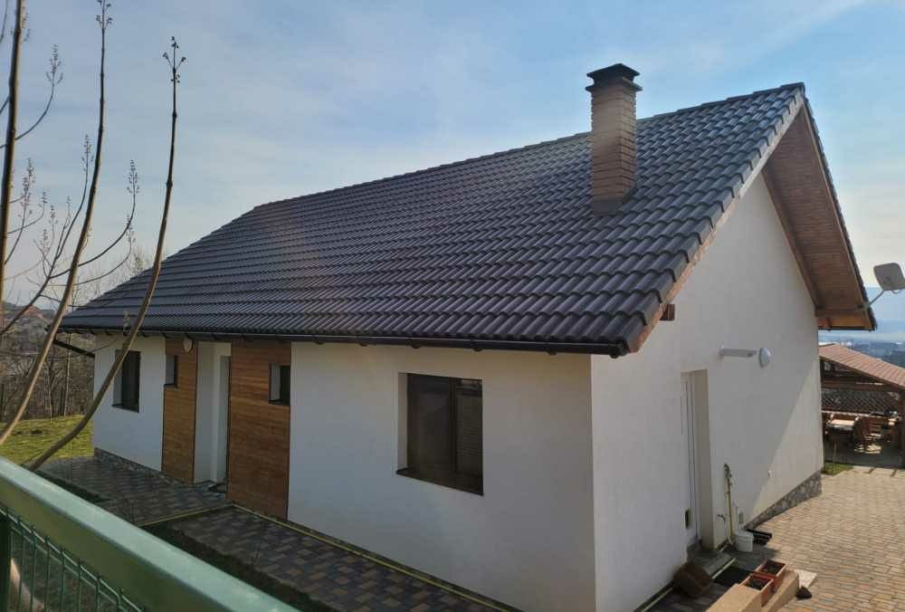 Casa modulare pe structura metalica si panou sandwich termoizolant