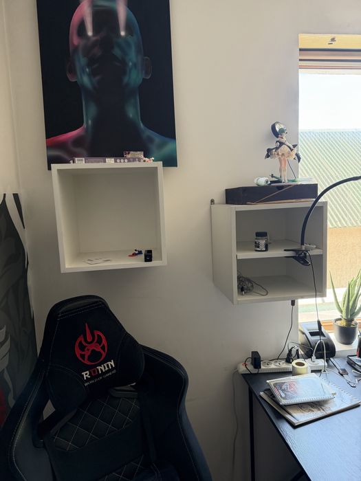 Полка на стену кубик