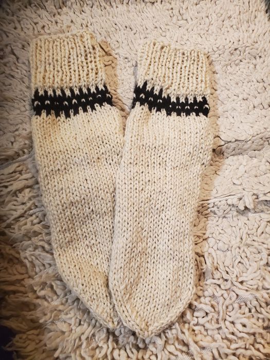 Ръчно  плетени  мъжки  чорапи  от вълна. Размер 42размер  43