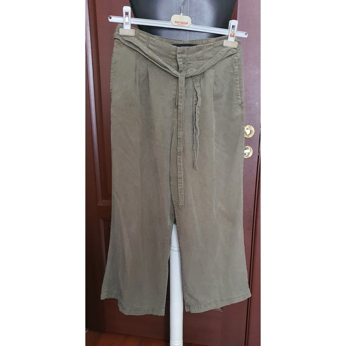 Pantaloni khaki cullotes largi Vero Moda