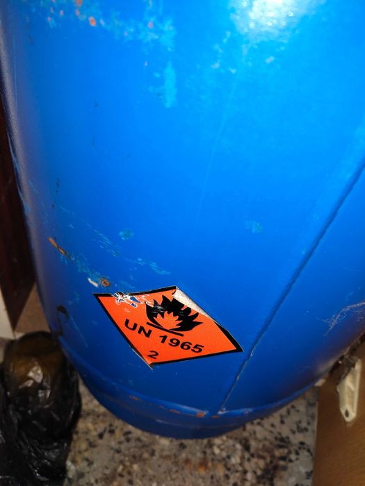 Газов котлон с газова бутилка