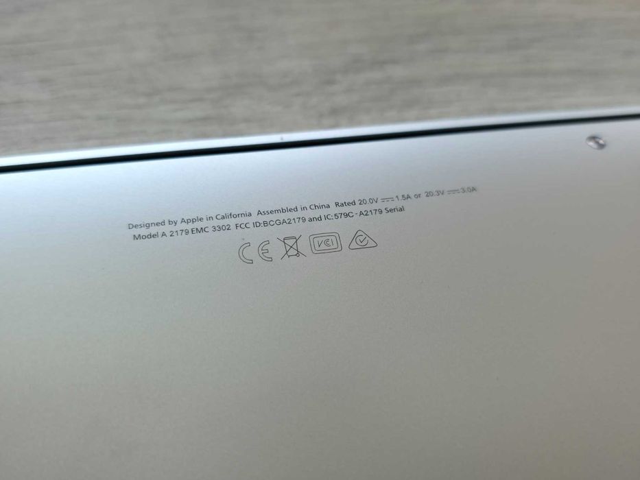 MacBook Air (Retina, 13-инчов, 2020 г.) Intel Core i3