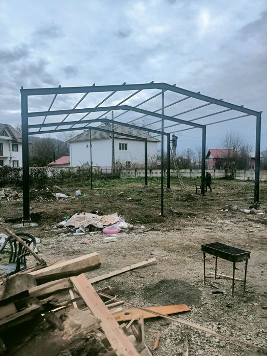 Vând hală metalică învelită cu tablă 10 m cu 20 m cu 4 m la streașină