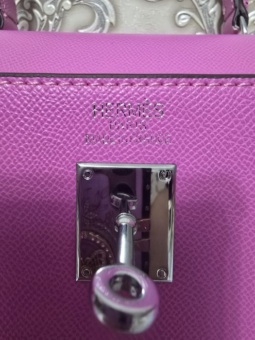 Продам сумку розовую