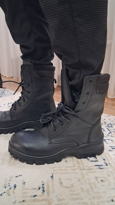 Продам берцы новые