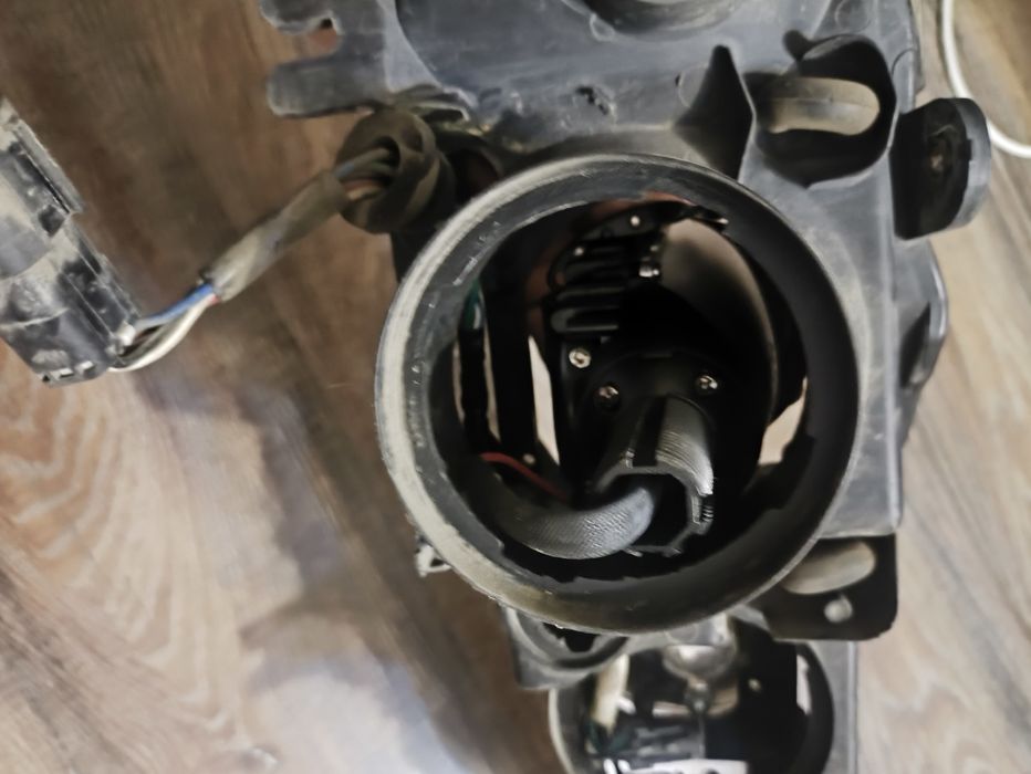 Продам bi-led фары