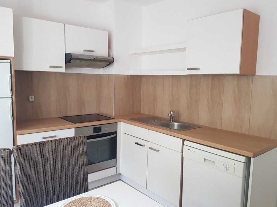 Дава се под наем Тристаен апартамент в Русе, Широк център - 78 кв.м за 87500 € - Снимка #2