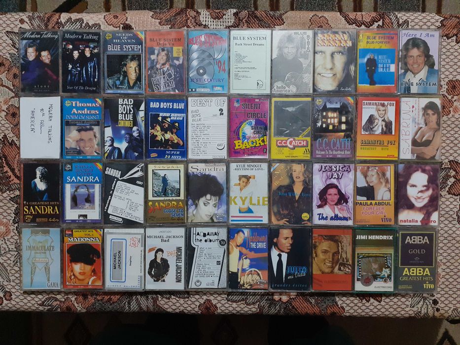 Casete audio cu muzică disco, pop, tehno, rock, jazz, rytm & blues