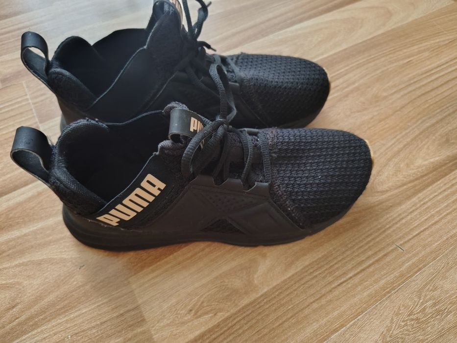 Vând adidași Puma mărimea 39