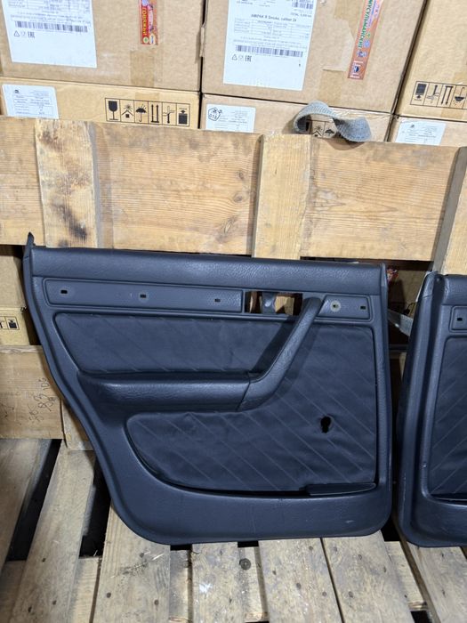 Обшивки дверные Audi 100