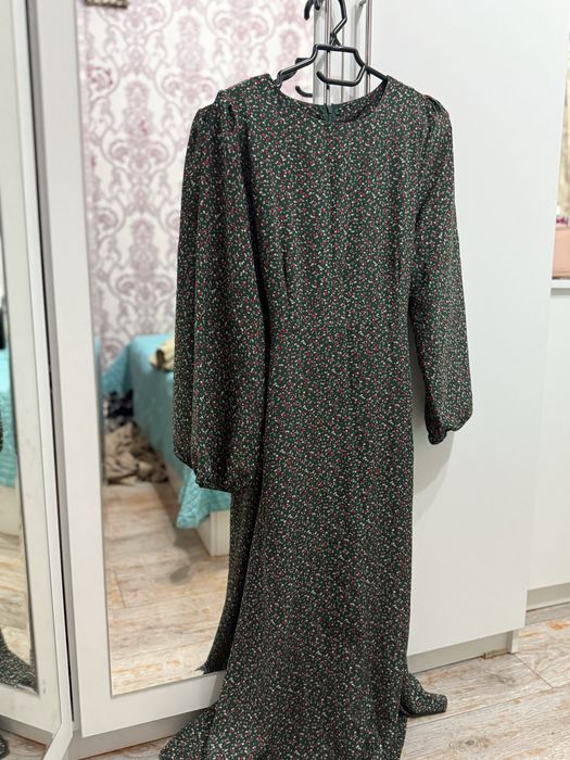 Продается женское платье