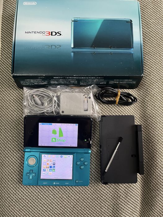 3DS modat cu card de 64 GB