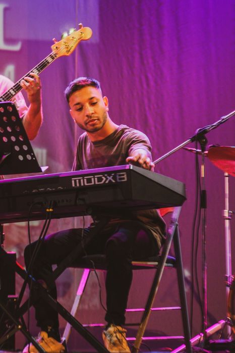 Ofer lectii de pian jazz si teorie